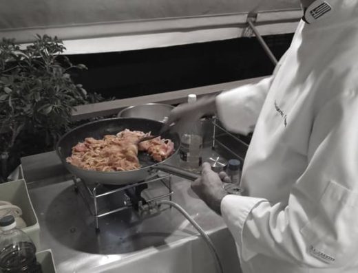 CATERING ΝΕΑ ΣΜΥΡΝΗ | ΜΠΟΥΚΙΑ ΔΙΑ ΧΕΙΡΟΣ Γ. ΤΣΕΛΕΜΕΝΤΕ