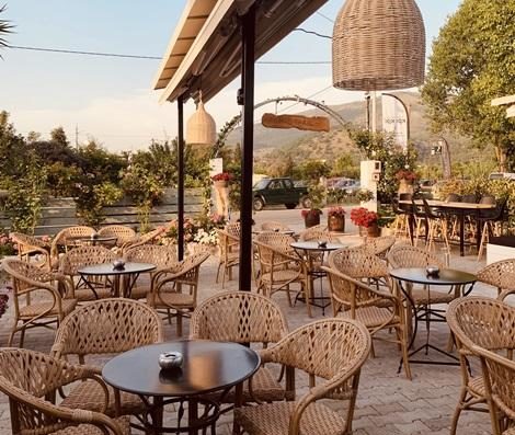 ΚΑΦΕΤΕΡΙΑ ΕΣΤΙΑΤΟΡΙΟ CAFE BAR | ΗΓΟΥΜΕΝΙΤΣΑ ΔΡΕΠΑΝΟΥ ΘΕΣΠΡΩΤΙΑ | ΜΑΙΣΤΡΑΛΙ