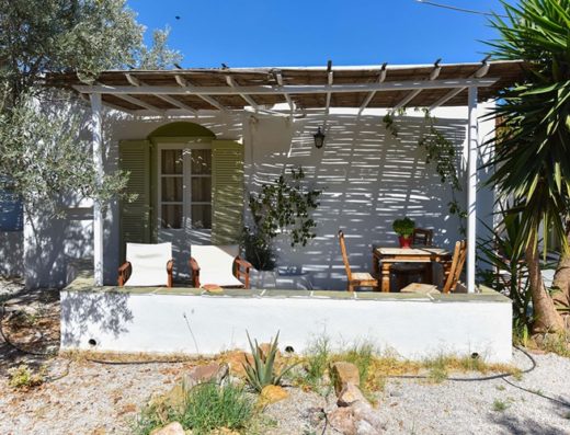 STUDIOS TO LET | PLATIS GIALOS SIFNOS | GIANNAKAS STUDIOS