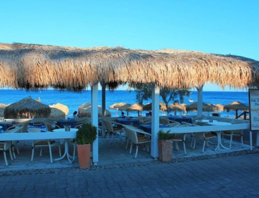ΕΣΤΙΑΤΟΡΙΟ BEACH BAR ΚΑΜΑΡΙ ΣΑΝΤΟΡΙΝΗ | DOLPHINS BEACH BAR RESTAURANT
