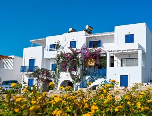 ΞΕΝΟΔΟΧΕΙΟ ΓΡΑΦΕΙΟ ΤΟΥΡΙΣΜΟΥ ΝΑΟΥΣΑ ΠΑΡΟΣ | BOCAMVIGLIES BY THE SEA