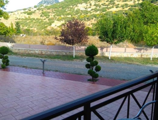 ΕΝΟΙΚΙΑΖΟΜΕΝΑ ΔΩΜΑΤΙΑ ΚΑΛΑΒΡΥΤΑ | VILLA ARIADNI
