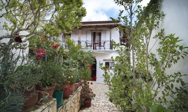 Rooms to Let & Apartments | Gaios Paxos Corfu | Rula Studio & Apartments