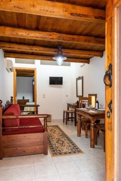 Traditional House Hostel | Houdetsi Heraklion Crete | Petronikolis - gbd.gr