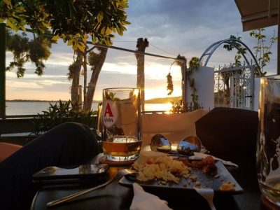 ΚΑΦΕΤΕΡΙΑ ΕΣΤΙΑΤΟΡΙΟ CAFE BAR | ΗΓΟΥΜΕΝΙΤΣΑ ΔΡΕΠΑΝΟΥ ΘΕΣΠΡΩΤΙΑ | ΜΑΙΣΤΡΑΛΙ - gbd.gr