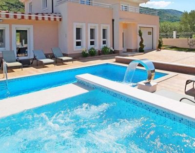 ΚΑΤΑΣΚΕΥΕΣ ΠΙΣΙΝΑΣ JACUZZI - ΕΠΕΞΕΡΓΑΣΙΑ ΝΕΡΟΥ | ΒΙΒΛΟΣ ΝΑΞΟΣ | NAXOS POOLS - gbd.gr