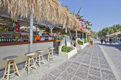 ΕΣΤΙΑΤΟΡΙΟ BEACH BAR ΚΑΜΑΡΙ ΣΑΝΤΟΡΙΝΗ | DOLPHINS BEACH BAR RESTAURANT --- gbd.gr