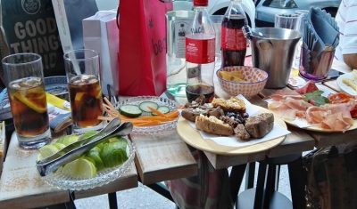 ΚΑΦΕΤΕΡΙΑ ΜΠΑΡ ΠΕΙΡΑΙΑΣ ΠΑΣΑΛΙΜΑΝΙ | PETIT CAFE VINI & APERITIVI --- gbd.gr