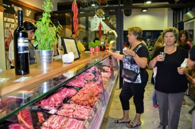 ΚΡΕΟΠΩΛΕΙΟ ΚΑΛΑΜΑΤΑ | THE MEAT SHOP ΚΟΥΤΑΒΑΣ ΑΠΟΣΤΟΛΟΣ --- gbd.gr