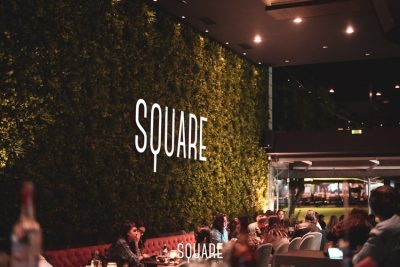 ΚΑΦΕΤΕΡΙΑ ΚΥΠΑΡΙΣΣΙΑ ΜΕΣΣΗΝΙΑΣ | SQUARE CAFE BAR - gbd.gr