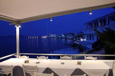 ΨΑΡΟΤΑΒΕΡΝΑ FISH RESTAURANT ΣΠΕΤΣΕΣ | ΝΕΡΟ ΤΗΣ ΑΓΑΠΗΣ-ΝΤΑ - GBD.GR