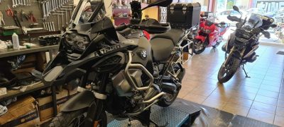 ΣΥΝΕΡΓΕΙΟ ΜΟΤΟΣΥΚΛΕΤΩΝ ΠΕΙΡΑΙΑΣ | MOTO R-EVOLUTION --- gbd.gr